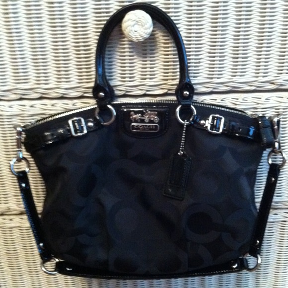 Black coach purse wanting to trade only used once