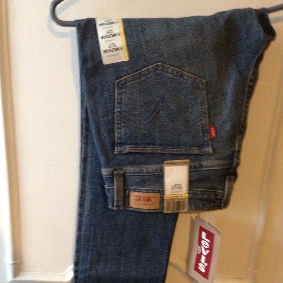 Brand new 524 skinny  Levi's