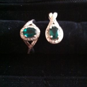 Sterling Silver Emerald pendant and ring sz 7