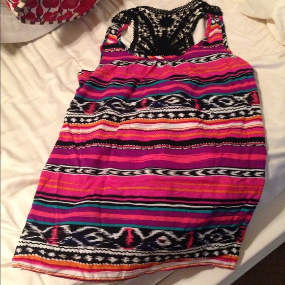 Aztec woven back tank top 🌺