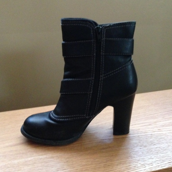 Ankle boots - Picture 2 of 2