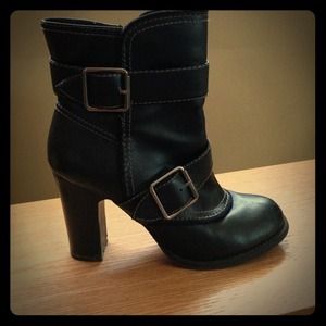 Ankle boots