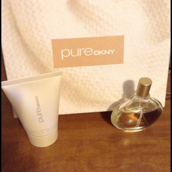 DKNY Pure gift set