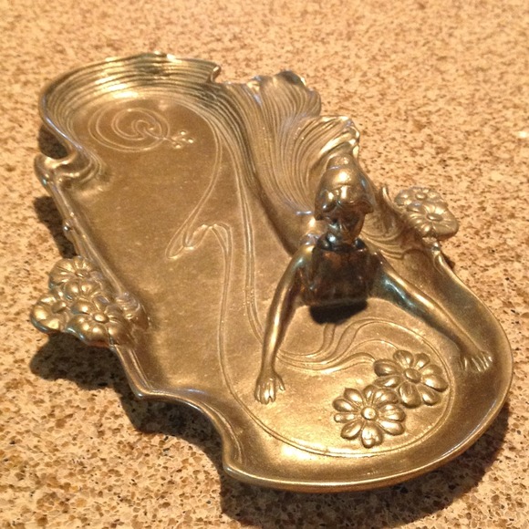Beautiful Vintage Dresser Tray