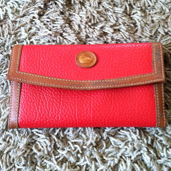 Dooney & Bourke wallet