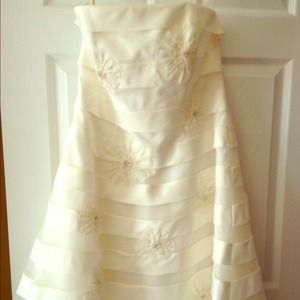 Short wedding dress. 33inches