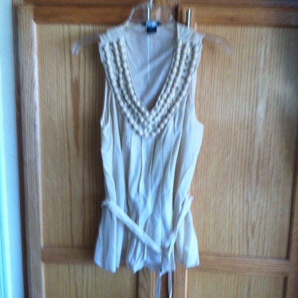 Moda international beige sleeveless shirt NWOT - Picture 1 of 4