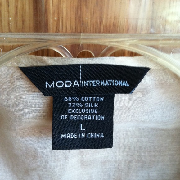Moda international beige sleeveless shirt NWOT - Picture 4 of 4