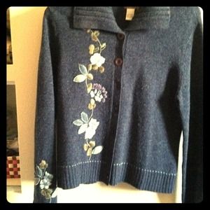 100 % lambswool blue sweeter