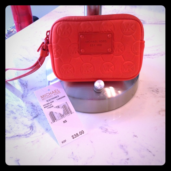 🍊🍊TANGERINE MICHAEL KORS WRISTLET🍊🍊