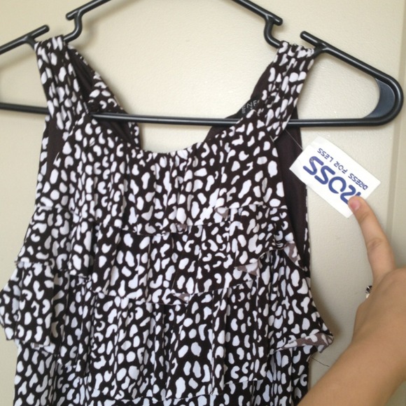 Brown and white patterned dress. - Picture 4 of 4