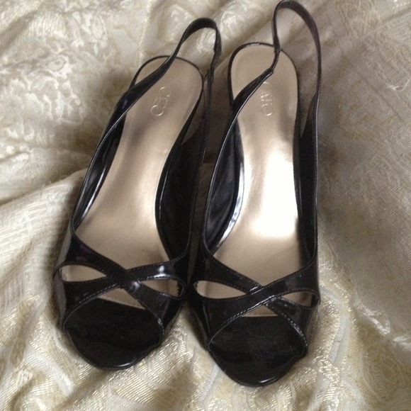 🍒💐REDUCED Black Patent leather shoe. 💐🍒