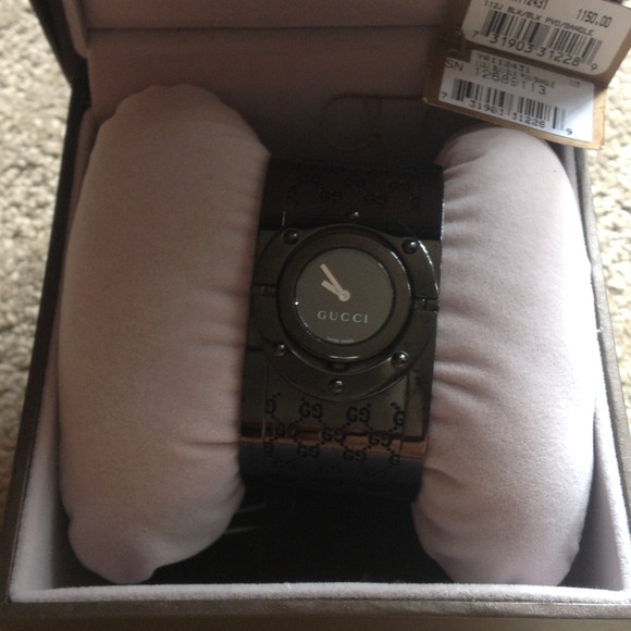 🚫SOLD🚫Gucci Large Twirl Watch