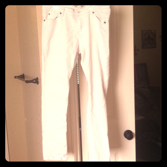 White skinny jeans