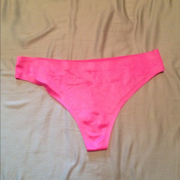 ❤❤Traded❤❤NWOT Victorias Secret Thong