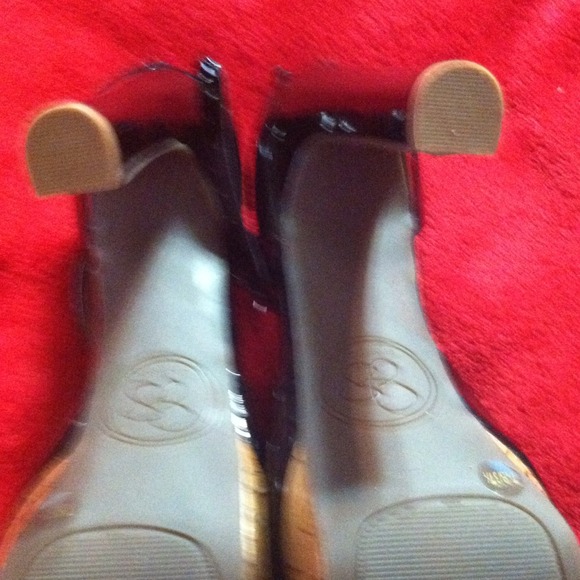 SOLD - Picture 3 of 4