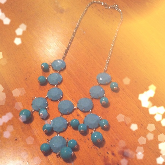 Jewelry - Turquoise Bubble Necklace!