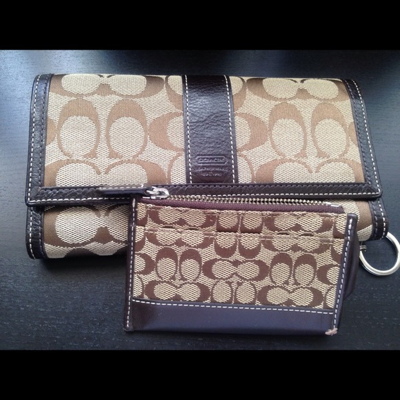 🎀Coach Wallet - Picture 2 of 3