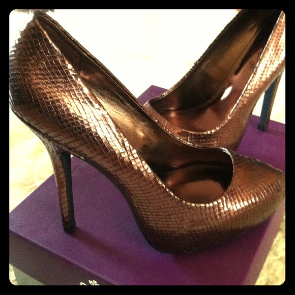 Fergie Shoes - SALE!!!fergue bronze snakeskin platform stiletto