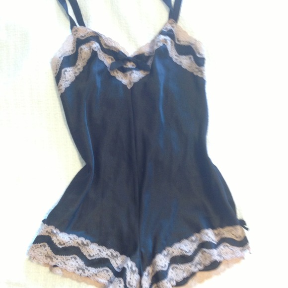 Sold!!in bundle !** Victoria's Secret nightie