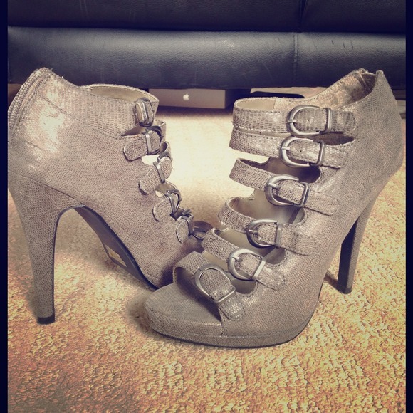 🚫SOLD🚫JustFab's Simone