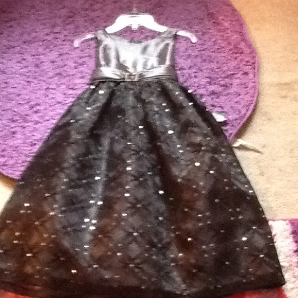 Girls Dress size 7