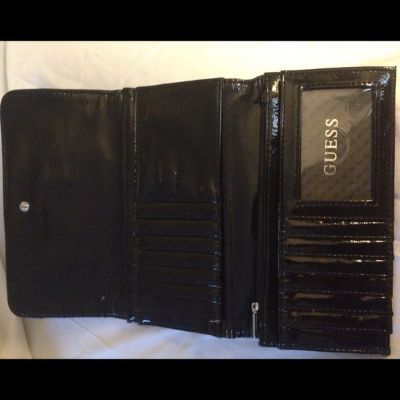 Guess Wallet - Picture 2 of 4