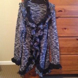 🎀🎀Bundle🎀🎀🎀Slonl sweater, frog pin, ring,boot