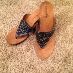 Black sandals with cork bottom, black heel