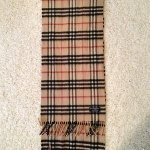 ON HOLD Burberry cashmere scarf