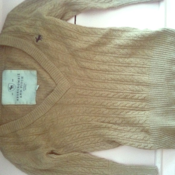 Abercrombie and Fitch vintage sweater! - Picture 1 of 2