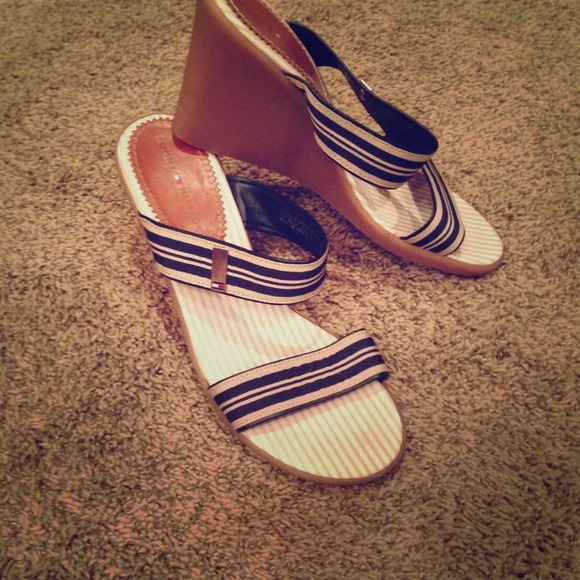 REDUCED--Tommy Hilfiger Sandals with 4 inch wedge