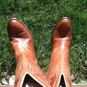 Vintage brown boots