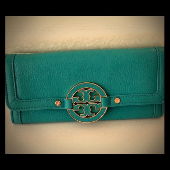 Tory Burch Clutches & Wallets - Authentic Tory Burch wallet