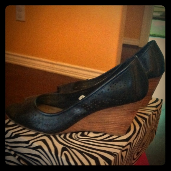 RESERVED.wedge.