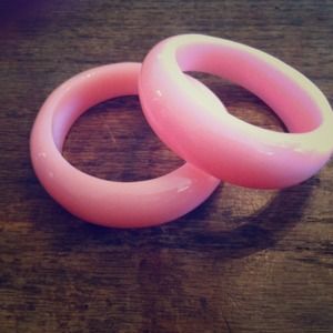 SOLD!💎 2 Pink bangles