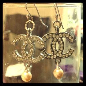 Chanel pearl earrings