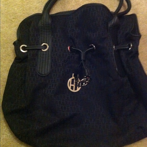❤️️sold❤️️Tommy hilfiger huge black purse