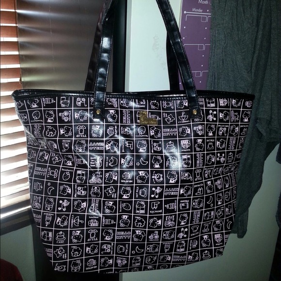 🔴SOLD🔴Hello kitty matching bag & wallet❌REDUCED❌