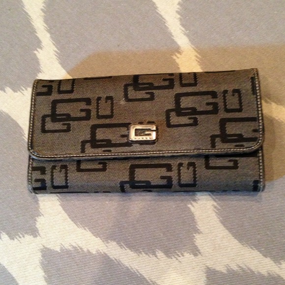 Guess wallet