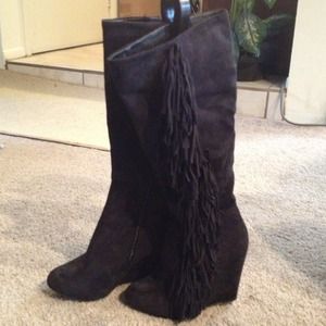 Black boots with fringe on the side