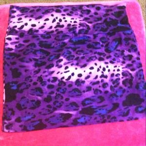 Purple leopard print fitted skirt!