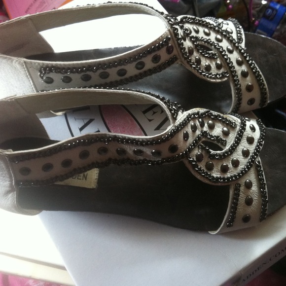 Steve Madden Sandals - Picture 3 of 3