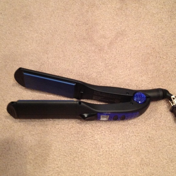 Infiniti By, conair  i series