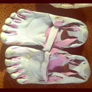 Vibram five finger toe shoes