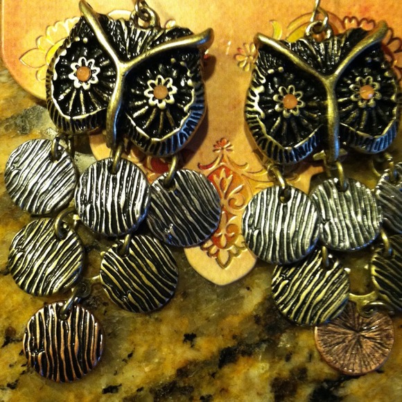 🚫Sold in bundle🚫So cute Owl Earrings - Picture 3 of 3