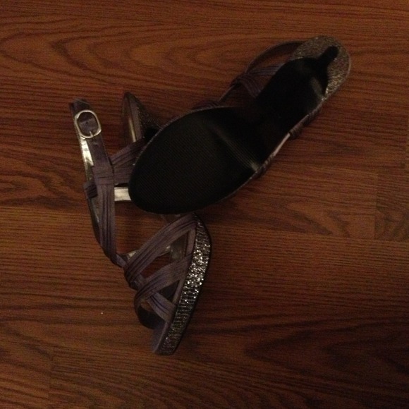 Metallic gray heel-evening out or holiday party - Picture 3 of 3