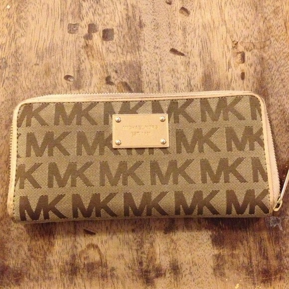 Monogram Michael Kors wallet