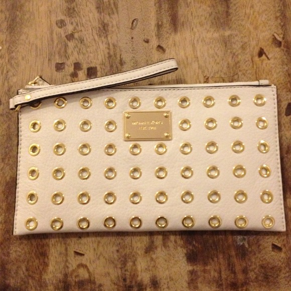 Michael kors wristlet