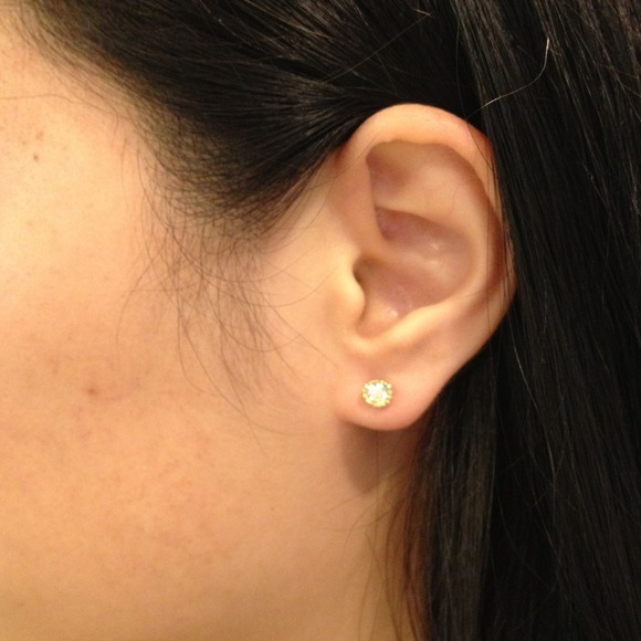 Pearl Stud earrings in mix & match style - Picture 3 of 4